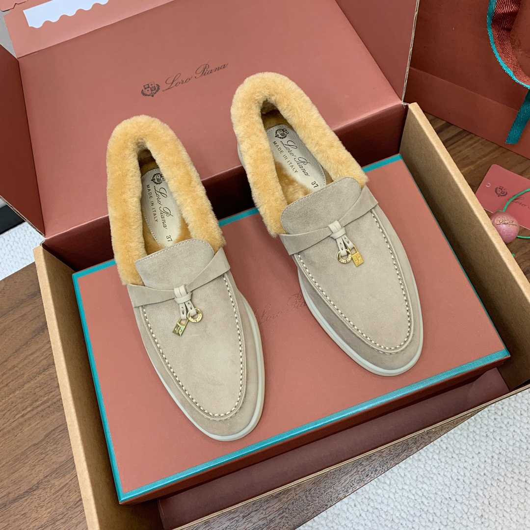 【Loro Piana】顶级版本羊毛里乐福鞋，原版一比一。品牌低调奢华柔软一贯纯色简约的设计风格。皮质柔