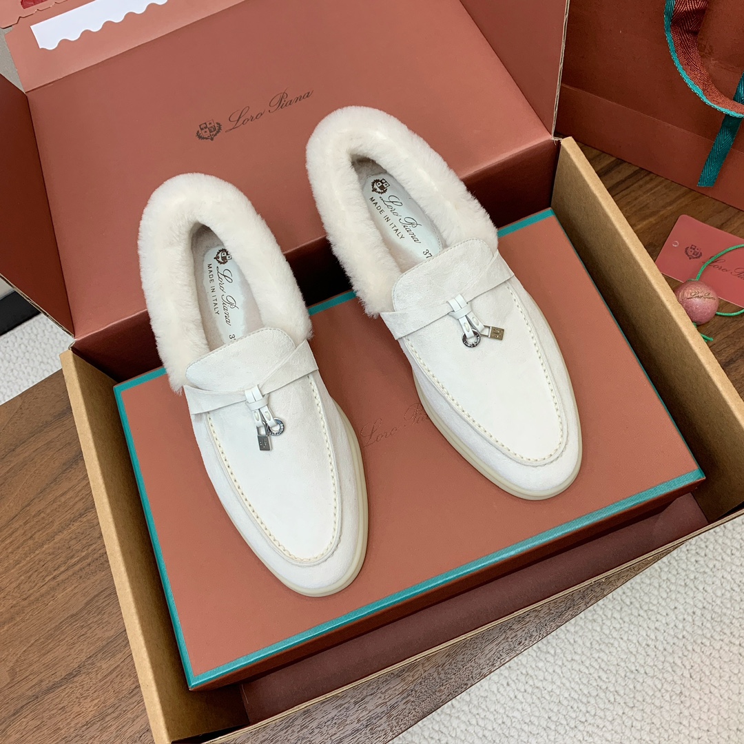 【Loro Piana】顶级版本羊毛里乐福鞋，原版一比一。品牌低调奢华柔软一贯纯色简约的设计风格。皮质柔