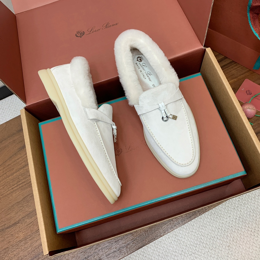 【Loro Piana】顶级版本羊毛里乐福鞋，原版一比一。品牌低调奢华柔软一贯纯色简约的设计风格。皮质柔