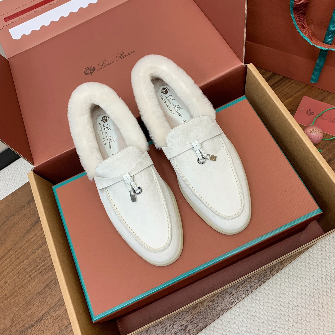【Loro Piana】顶级版本羊毛里乐福鞋，原版一比一。品牌低调奢华柔软一贯纯色简约的设计风格。皮质柔