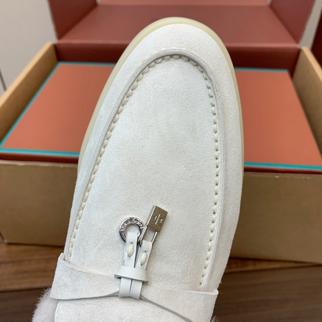 【Loro Piana】顶级版本羊毛里乐福鞋，原版一比一。品牌低调奢华柔软一贯纯色简约的设计风格。皮质柔