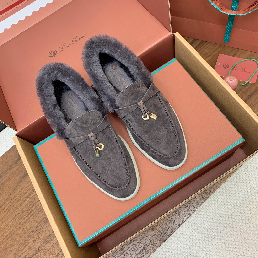 【Loro Piana】顶级版本羊毛里乐福鞋，原版一比一。品牌低调奢华柔软一贯纯色简约的设计风格。皮质柔