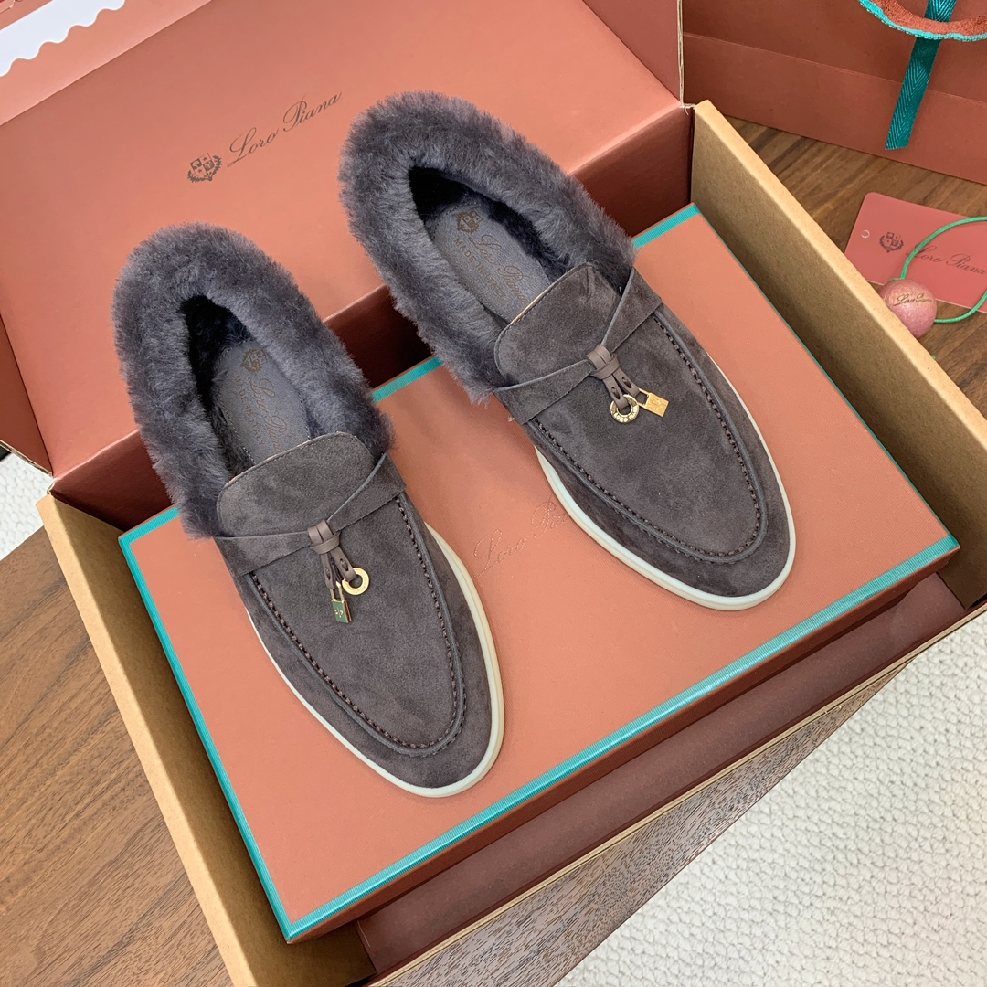【Loro Piana】顶级版本羊毛里乐福鞋，原版一比一。品牌低调奢华柔软一贯纯色简约的设计风格。皮质柔