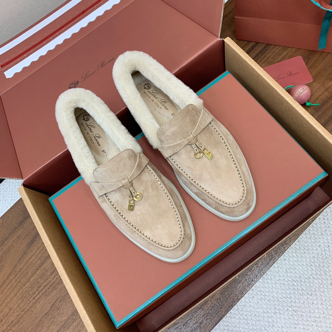 【Loro Piana】顶级版本羊毛里乐福鞋，原版一比一。品牌低调奢华柔软一贯纯色简约的设计风格。皮质柔