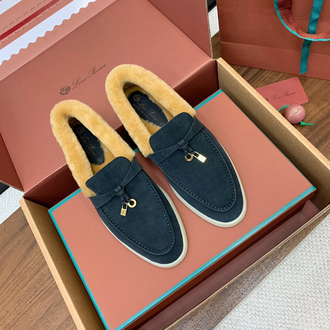 【Loro Piana】顶级版本羊毛里乐福鞋，原版一比一。品牌低调奢华柔软一贯纯色简约的设计风格。皮质柔