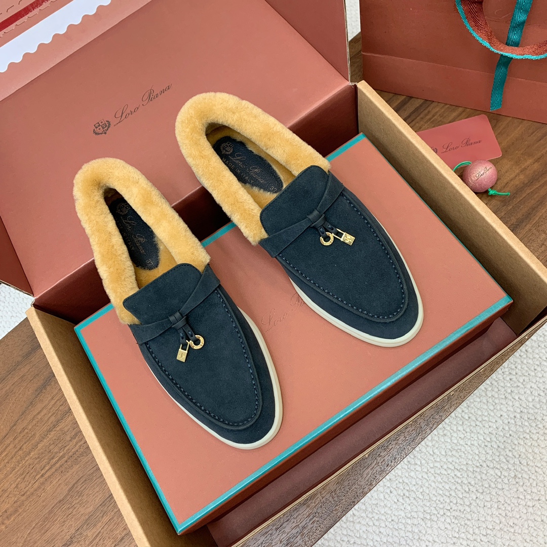 【Loro Piana】顶级版本羊毛里乐福鞋，原版一比一。品牌低调奢华柔软一贯纯色简约的设计风格。皮质柔