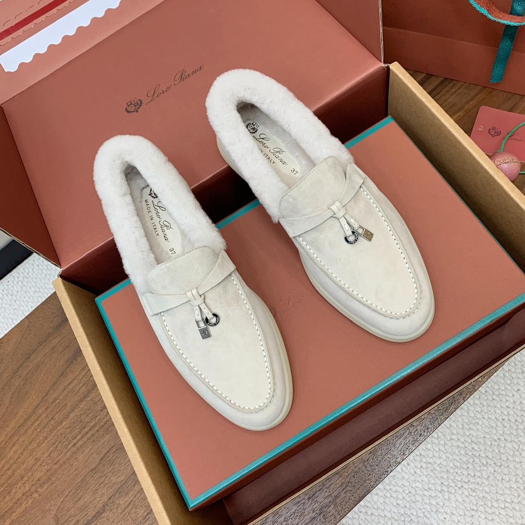 【Loro Piana】顶级版本羊毛里乐福鞋，原版一比一。品牌低调奢华柔软一贯纯色简约的设计风格。皮质柔