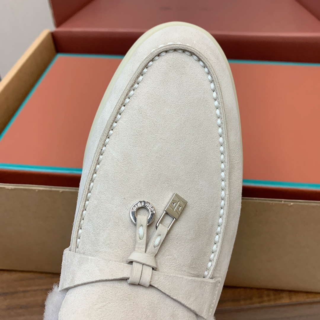 【Loro Piana】顶级版本羊毛里乐福鞋，原版一比一。品牌低调奢华柔软一贯纯色简约的设计风格。皮质柔