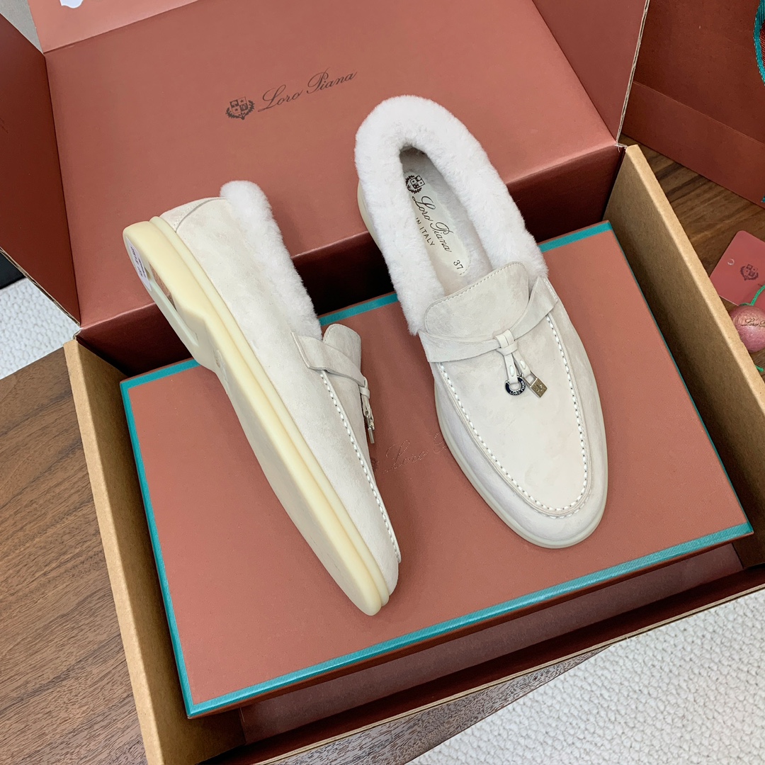 【Loro Piana】顶级版本羊毛里乐福鞋，原版一比一。品牌低调奢华柔软一贯纯色简约的设计风格。皮质柔