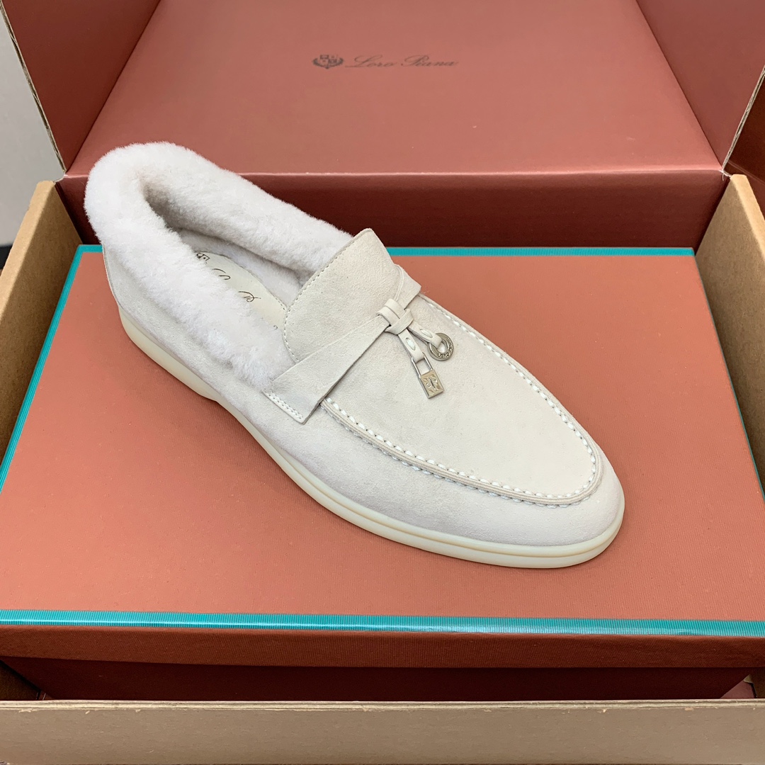 【Loro Piana】顶级版本羊毛里乐福鞋，原版一比一。品牌低调奢华柔软一贯纯色简约的设计风格。皮质柔