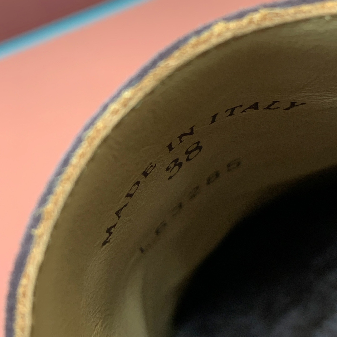 【Loro Piana】顶级版本羊毛里乐福鞋，原版一比一。品牌低调奢华柔软一贯纯色简约的设计风格。皮质柔