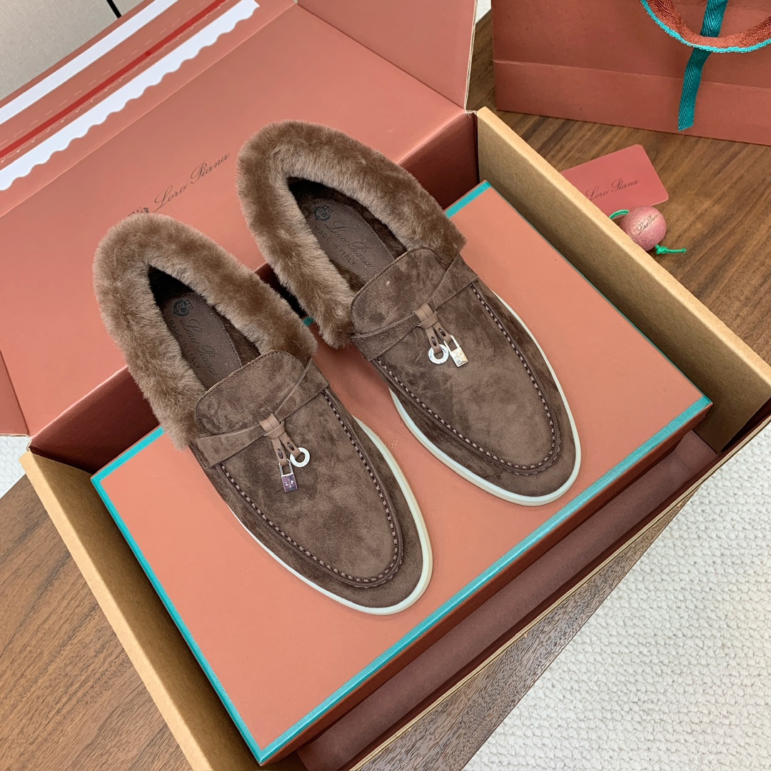 【Loro Piana】顶级版本羊毛里乐福鞋，原版一比一。品牌低调奢华柔软一贯纯色简约的设计风格。皮质柔
