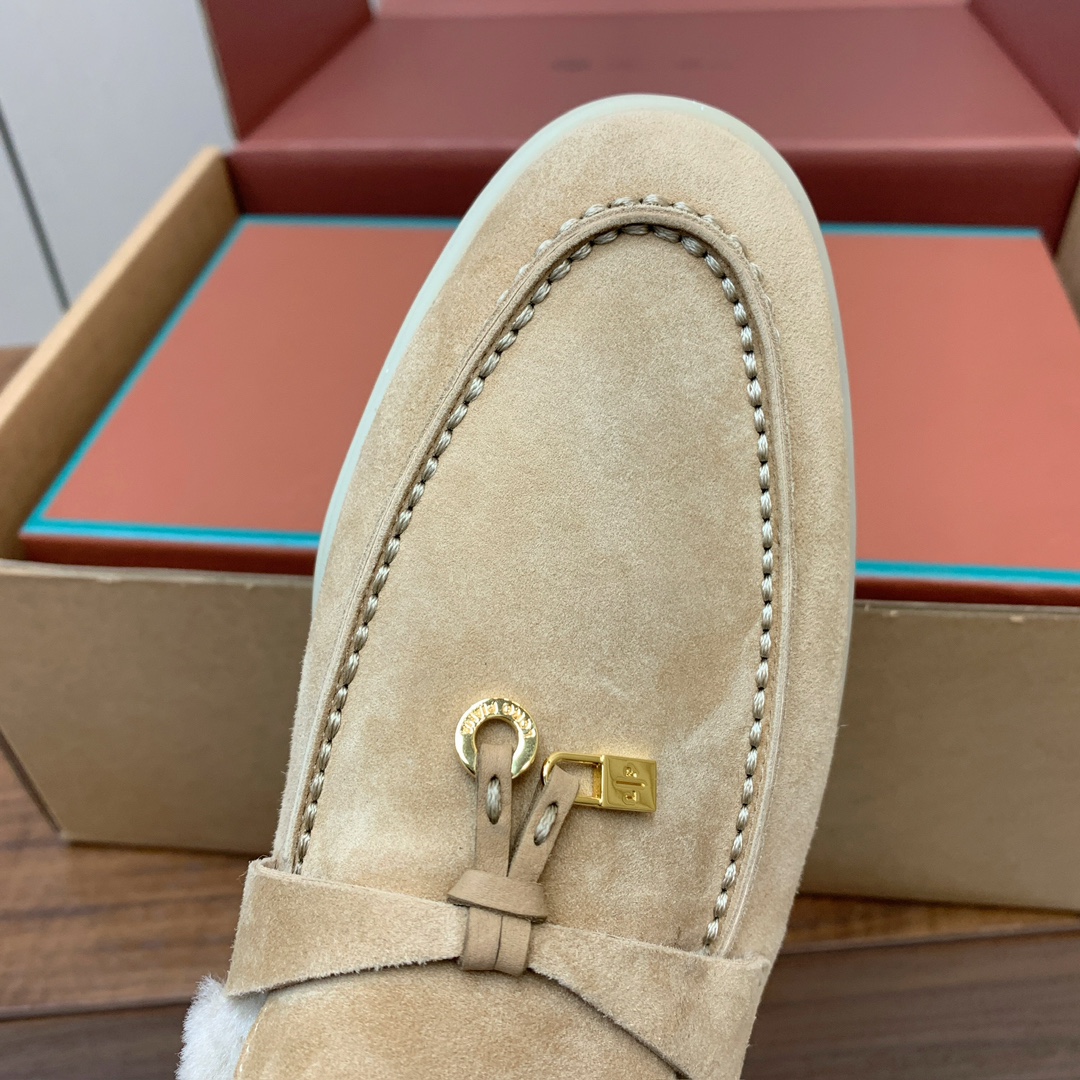 【Loro Piana】顶级版本羊毛里乐福鞋，原版一比一。品牌低调奢华柔软一贯纯色简约的设计风格。皮质柔