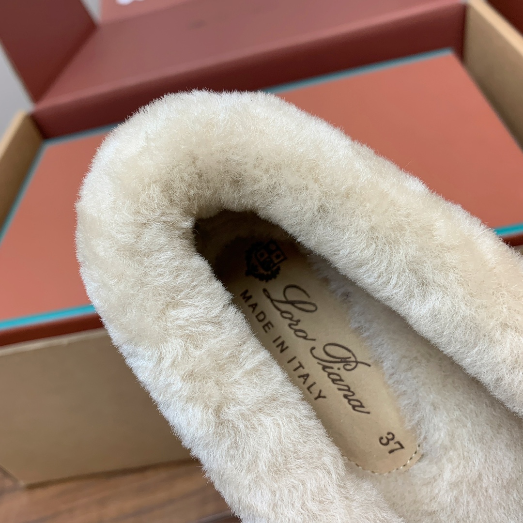 【Loro Piana】顶级版本羊毛里乐福鞋，原版一比一。品牌低调奢华柔软一贯纯色简约的设计风格。皮质柔