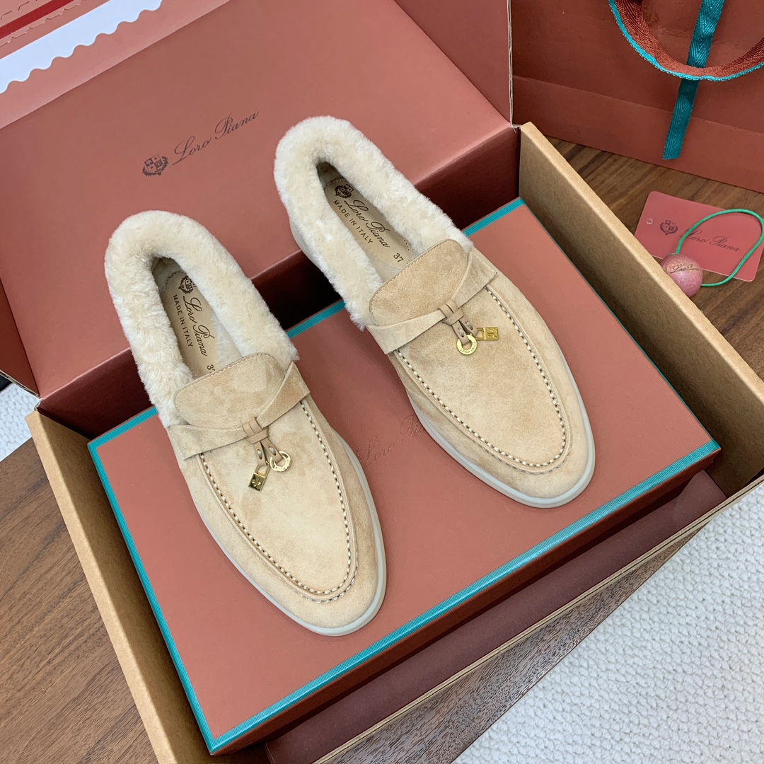 【Loro Piana】顶级版本羊毛里乐福鞋，原版一比一。品牌低调奢华柔软一贯纯色简约的设计风格。皮质柔