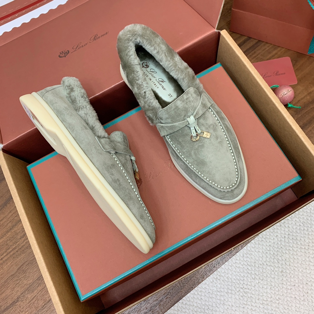 【Loro Piana】顶级版本羊毛里乐福鞋，原版一比一。品牌低调奢华柔软一贯纯色简约的设计风格。皮质柔