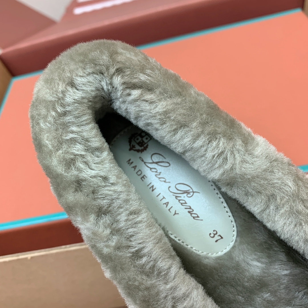 【Loro Piana】顶级版本羊毛里乐福鞋，原版一比一。品牌低调奢华柔软一贯纯色简约的设计风格。皮质柔