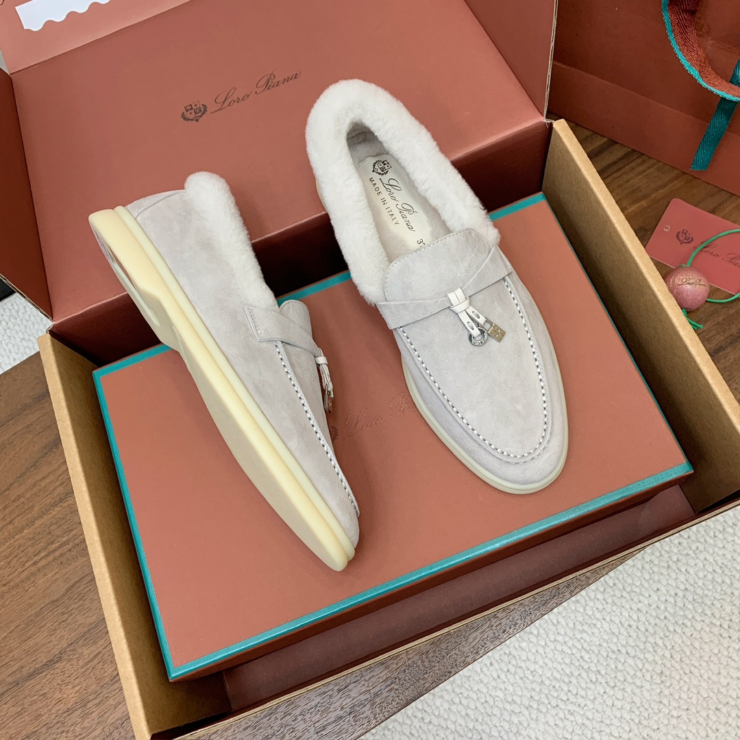 【Loro Piana】顶级版本羊毛里乐福鞋，原版一比一。品牌低调奢华柔软一贯纯色简约的设计风格。皮质柔