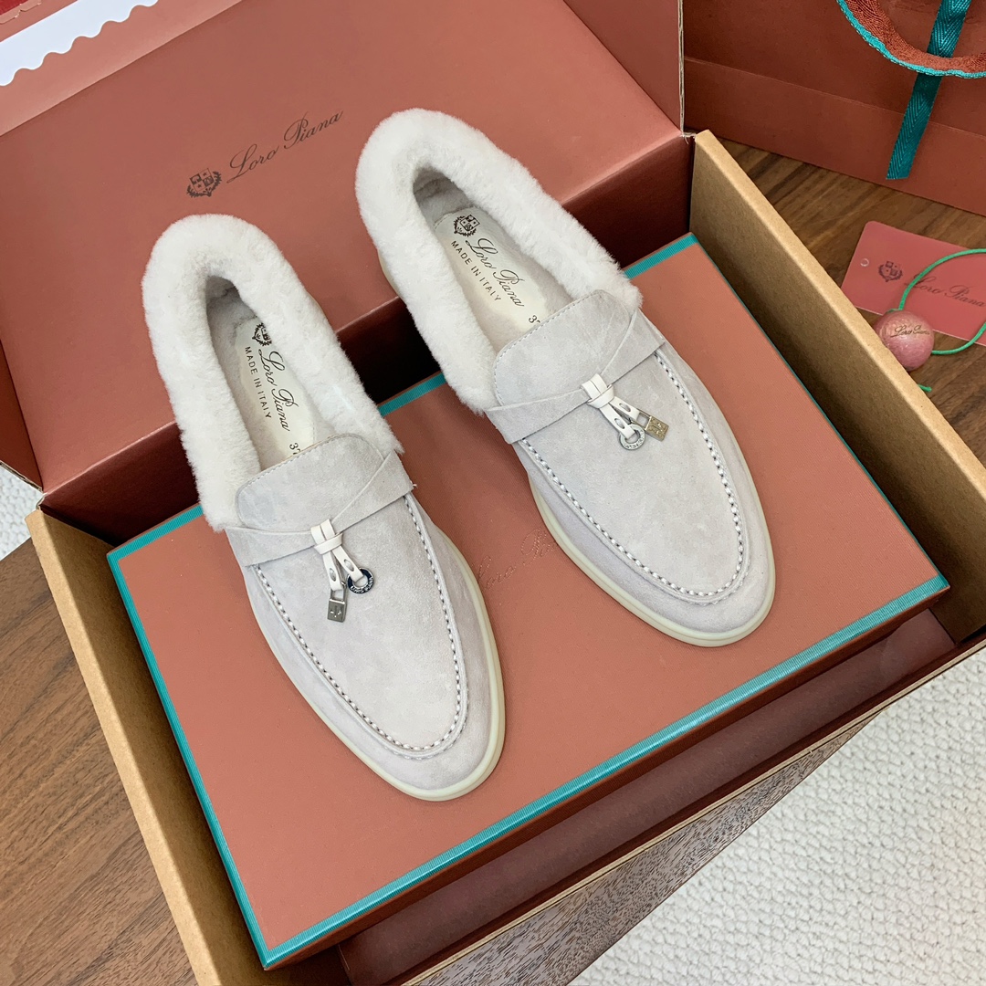 【Loro Piana】顶级版本羊毛里乐福鞋，原版一比一。品牌低调奢华柔软一贯纯色简约的设计风格。皮质柔