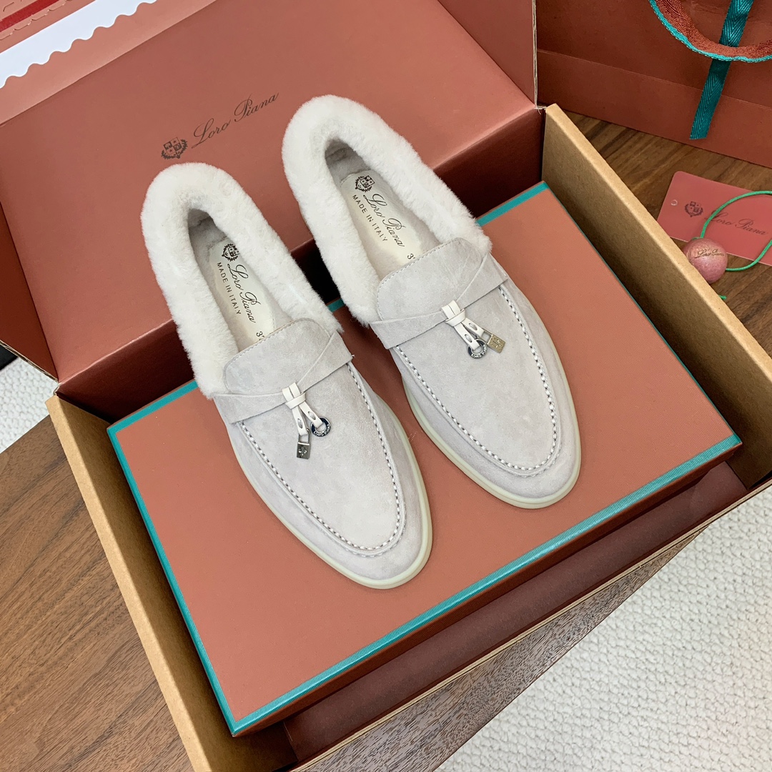 【Loro Piana】顶级版本羊毛里乐福鞋，原版一比一。品牌低调奢华柔软一贯纯色简约的设计风格。皮质柔