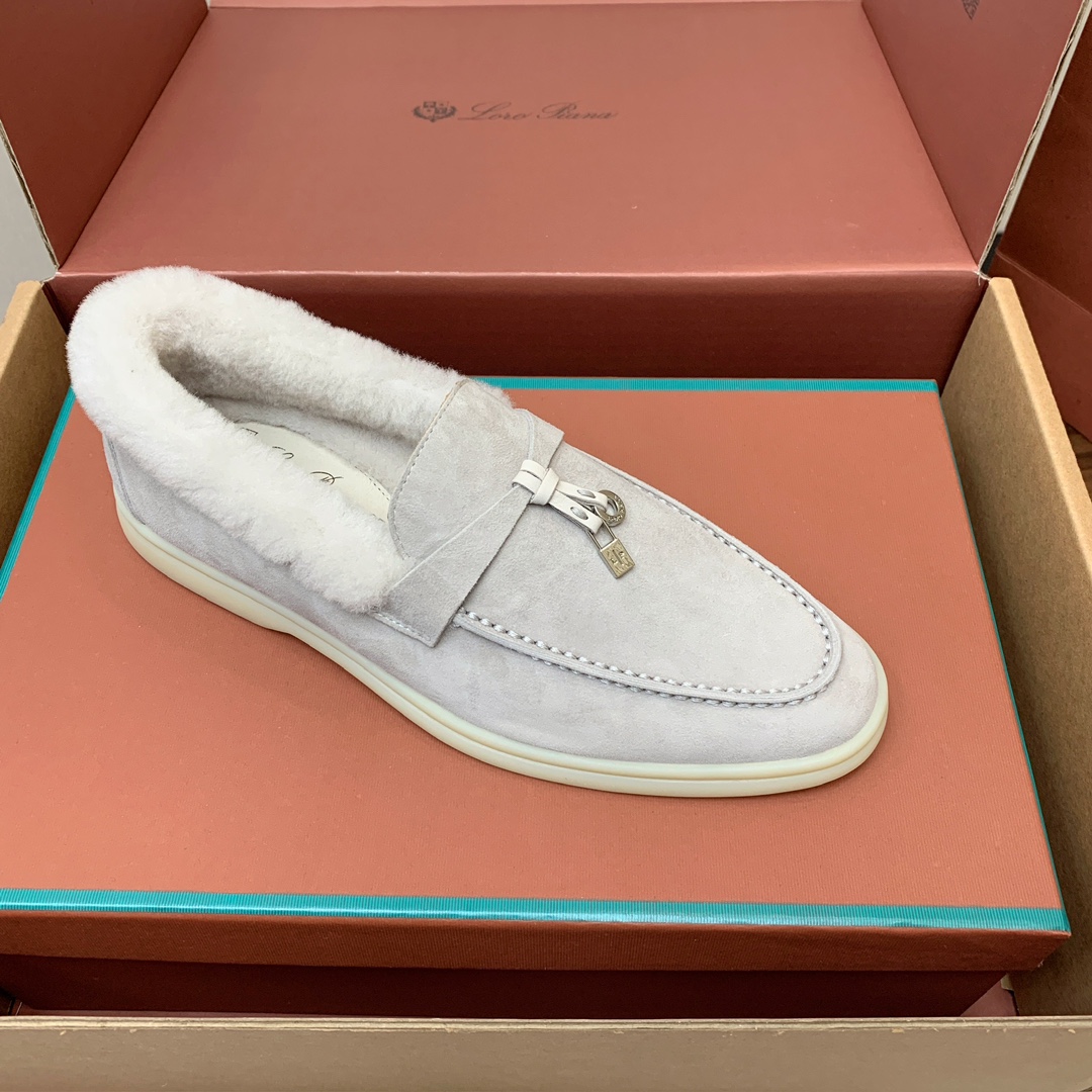 【Loro Piana】顶级版本羊毛里乐福鞋，原版一比一。品牌低调奢华柔软一贯纯色简约的设计风格。皮质柔