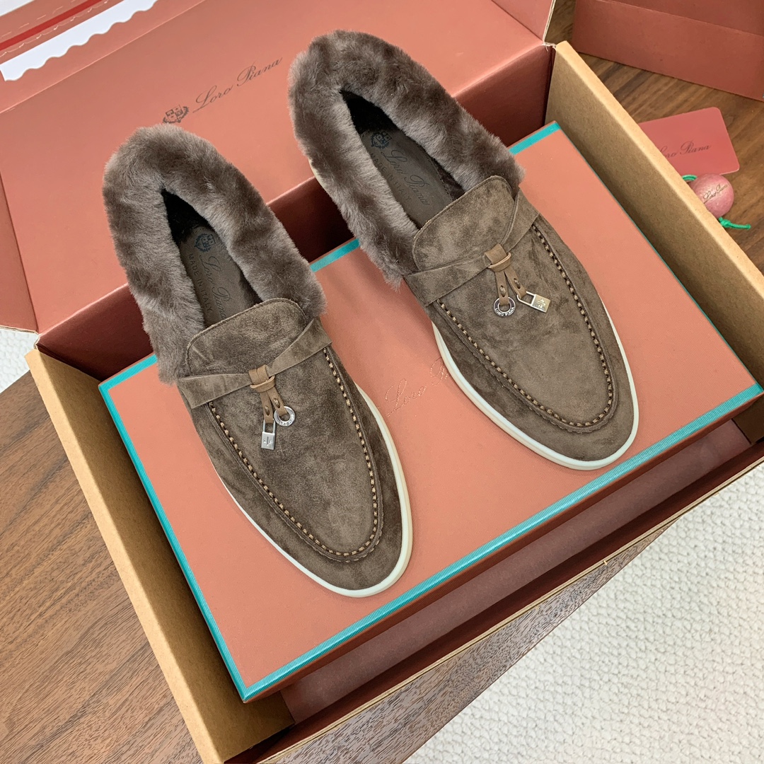 【Loro Piana】顶级版本羊毛里乐福鞋，原版一比一。品牌低调奢华柔软一贯纯色简约的设计风格。皮质柔