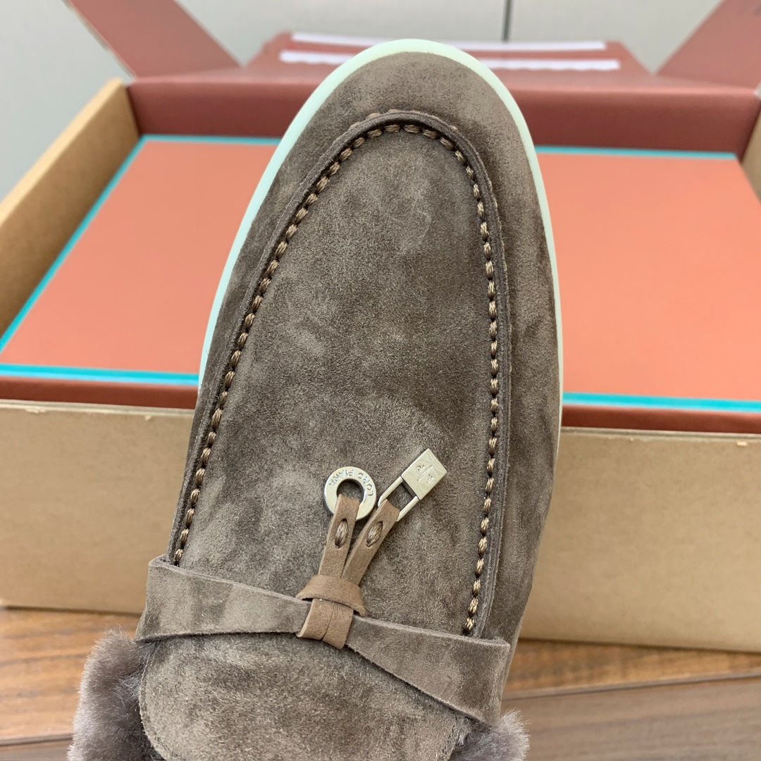 【Loro Piana】顶级版本羊毛里乐福鞋，原版一比一。品牌低调奢华柔软一贯纯色简约的设计风格。皮质柔