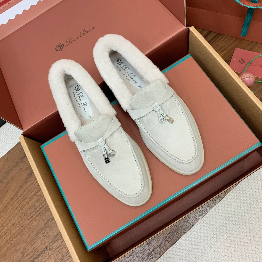 【Loro Piana】顶级版本羊毛里乐福鞋，原版一比一。品牌低调奢华柔软一贯纯色简约的设计风格。皮质柔
