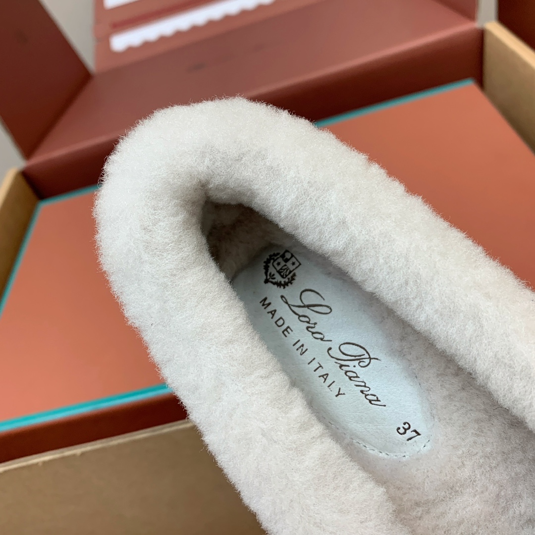 【Loro Piana】顶级版本羊毛里乐福鞋，原版一比一。品牌低调奢华柔软一贯纯色简约的设计风格。皮质柔