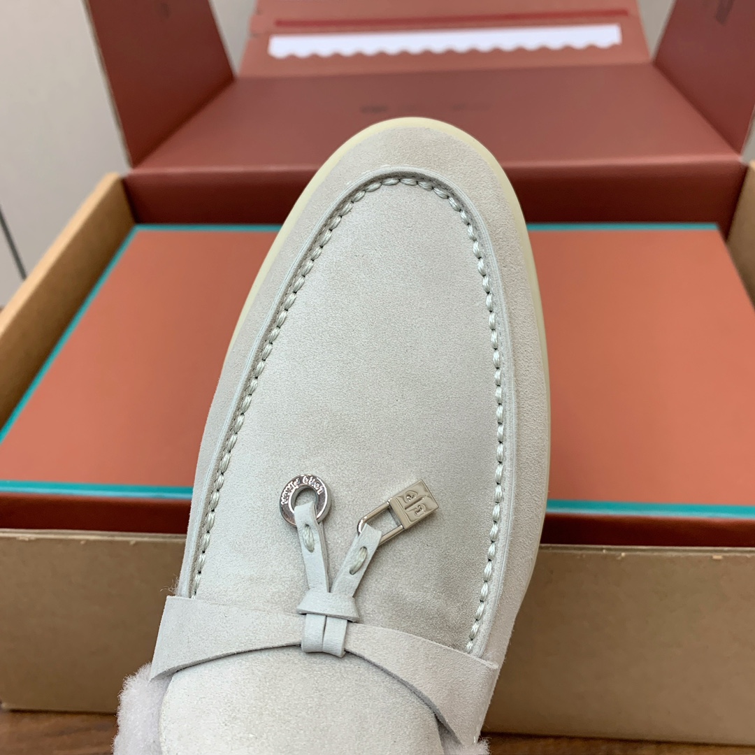 【Loro Piana】顶级版本羊毛里乐福鞋，原版一比一。品牌低调奢华柔软一贯纯色简约的设计风格。皮质柔