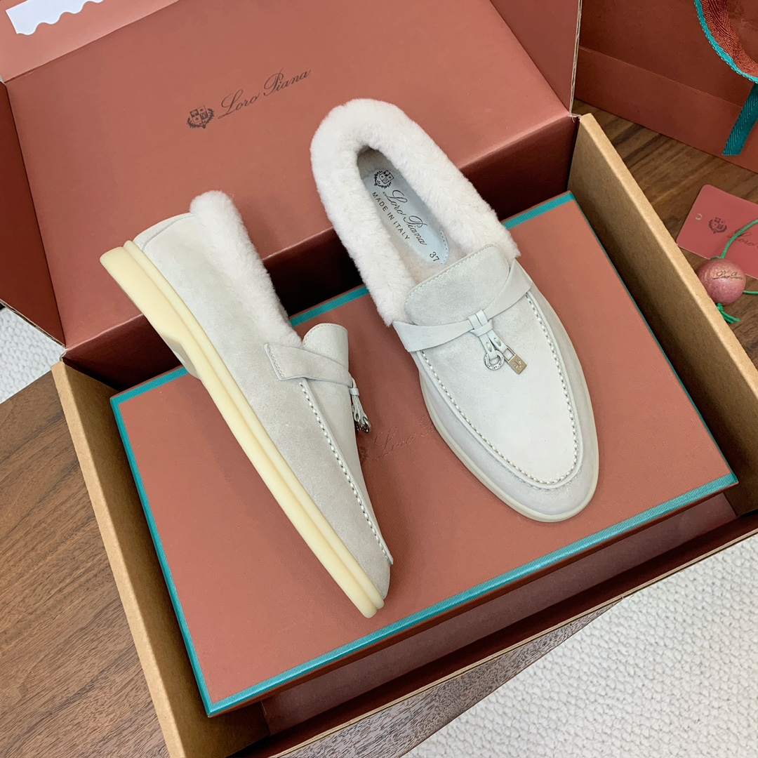 【Loro Piana】顶级版本羊毛里乐福鞋，原版一比一。品牌低调奢华柔软一贯纯色简约的设计风格。皮质柔