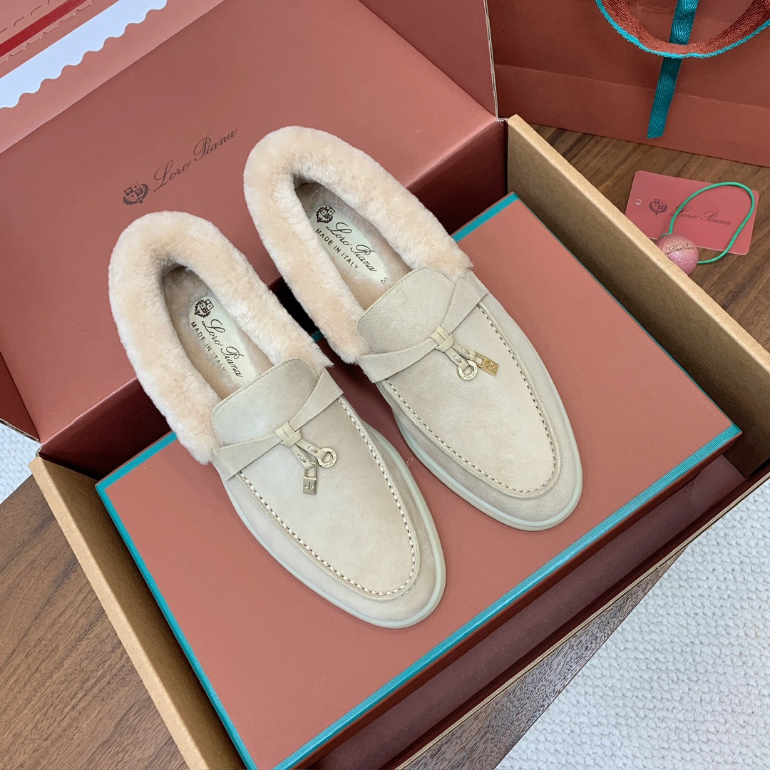 【Loro Piana】顶级版本羊毛里乐福鞋，原版一比一。品牌低调奢华柔软一贯纯色简约的设计风格。皮质柔