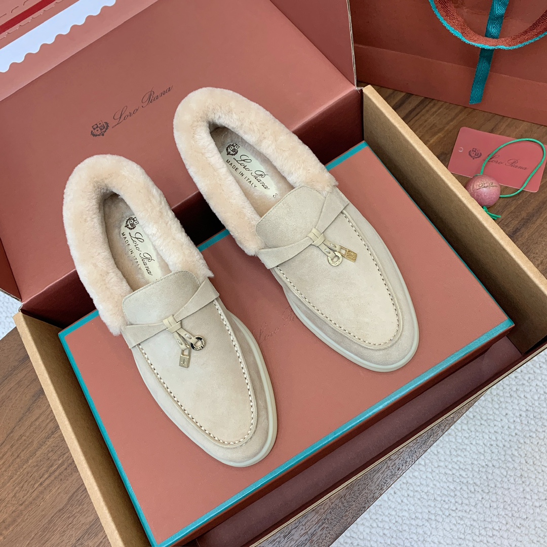 【Loro Piana】顶级版本羊毛里乐福鞋，原版一比一。品牌低调奢华柔软一贯纯色简约的设计风格。皮质柔