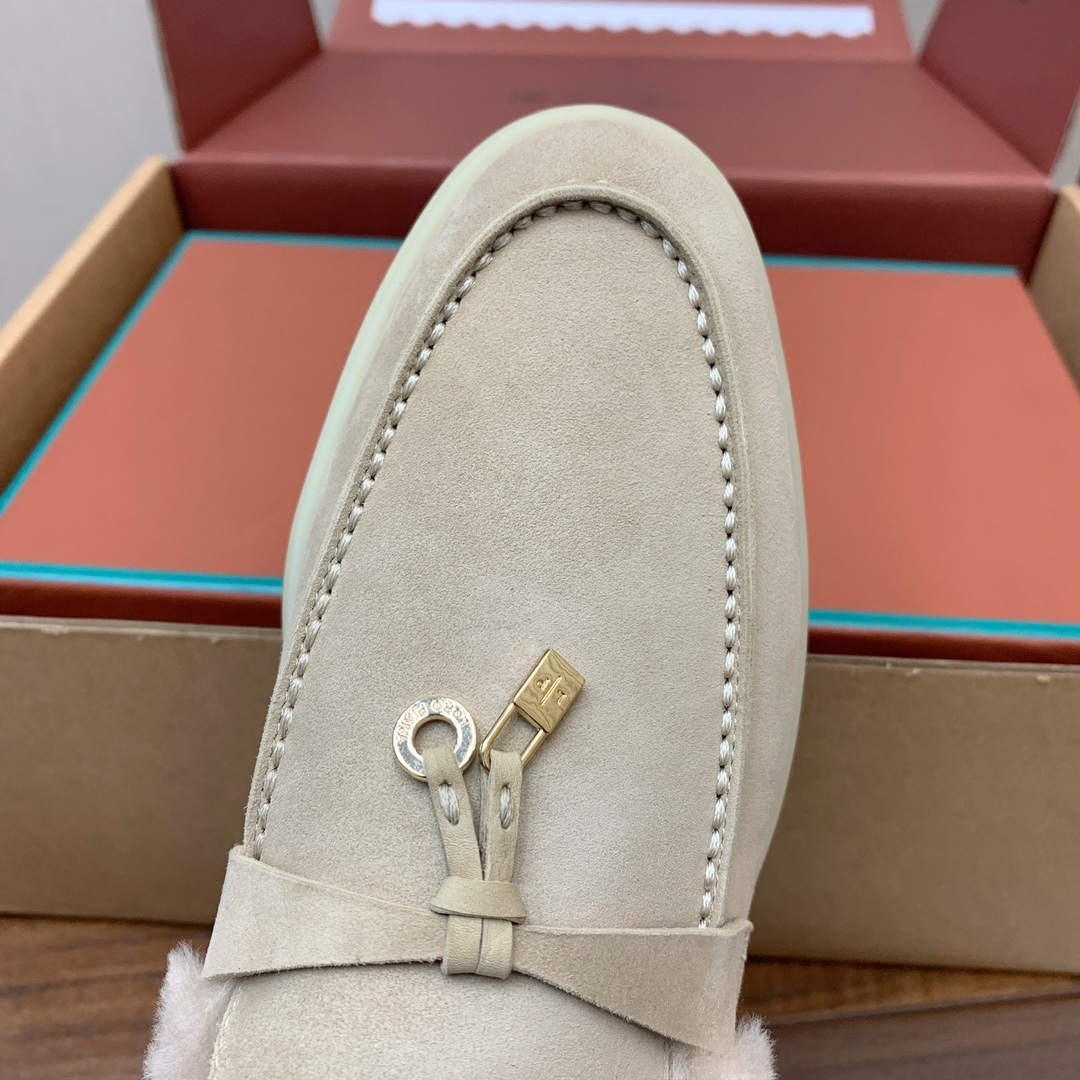 【Loro Piana】顶级版本羊毛里乐福鞋，原版一比一。品牌低调奢华柔软一贯纯色简约的设计风格。皮质柔