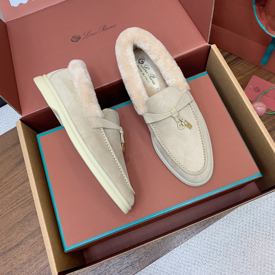 【Loro Piana】顶级版本羊毛里乐福鞋，原版一比一。品牌低调奢华柔软一贯纯色简约的设计风格。皮质柔