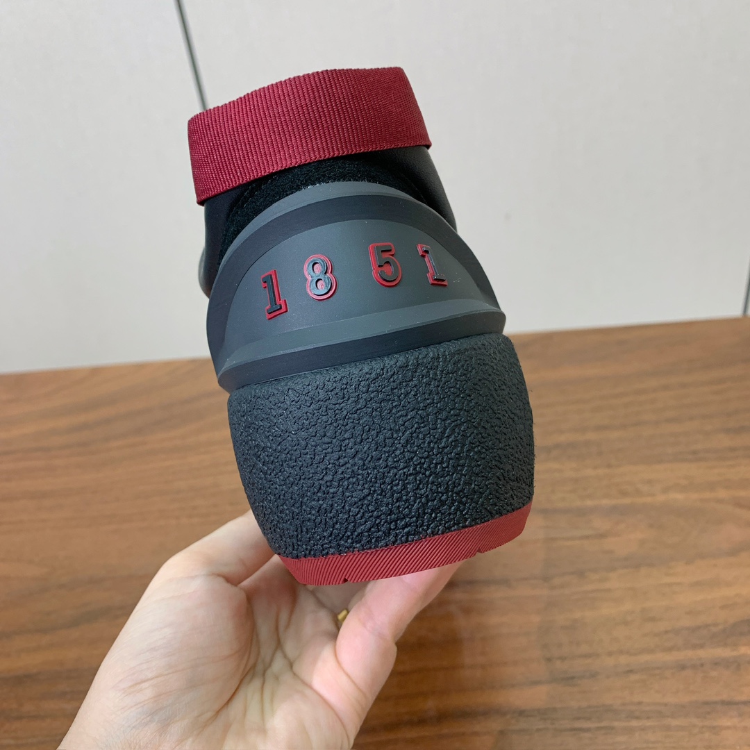 【Bal*y】毛里休闲鞋。鞋面牛皮➕莱卡。内里羊皮毛一体，开模定制大底。码数：38-45