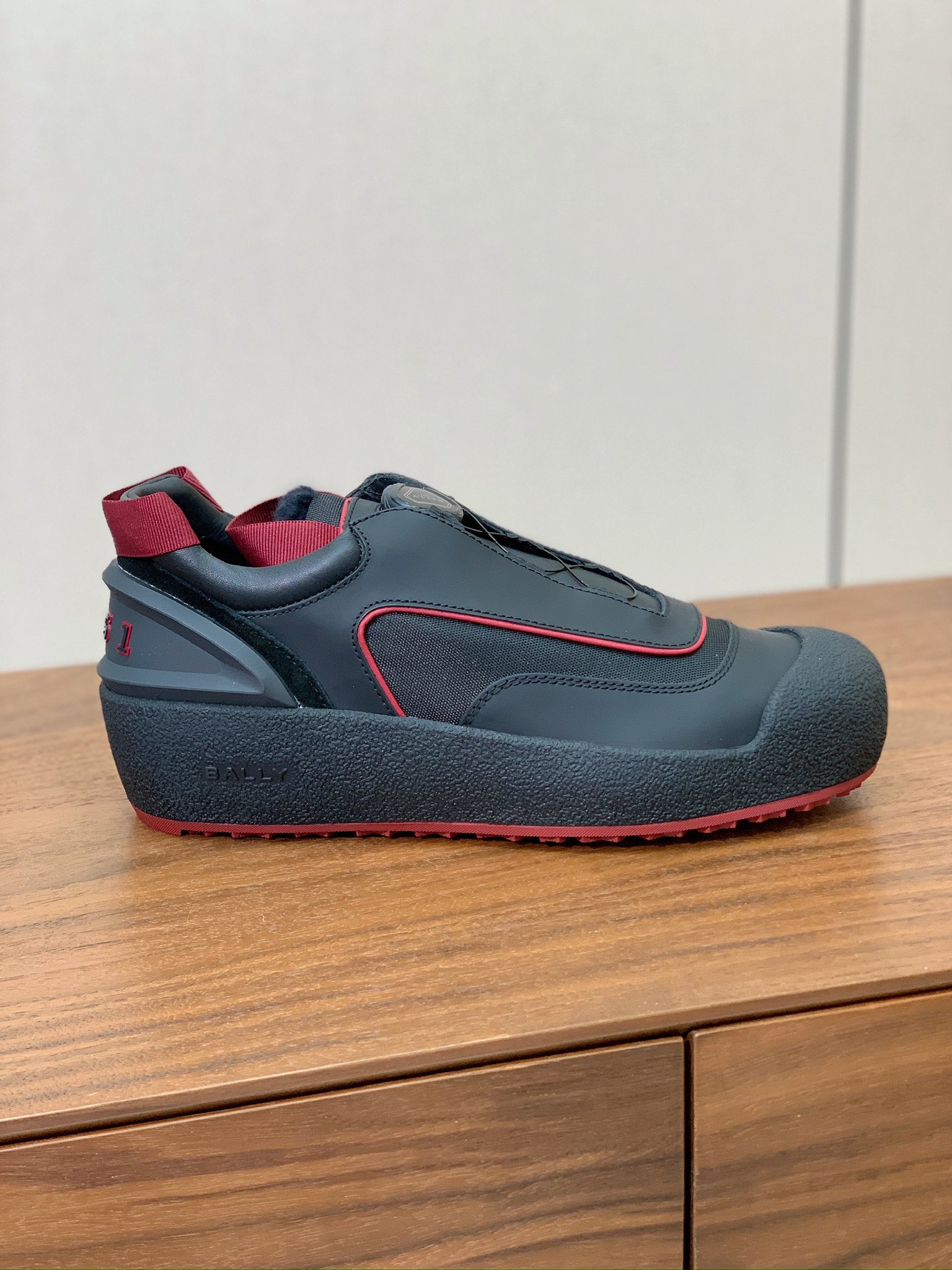 【Bal*y】毛里休闲鞋。鞋面牛皮➕莱卡。内里羊皮毛一体，开模定制大底。码数：38-45