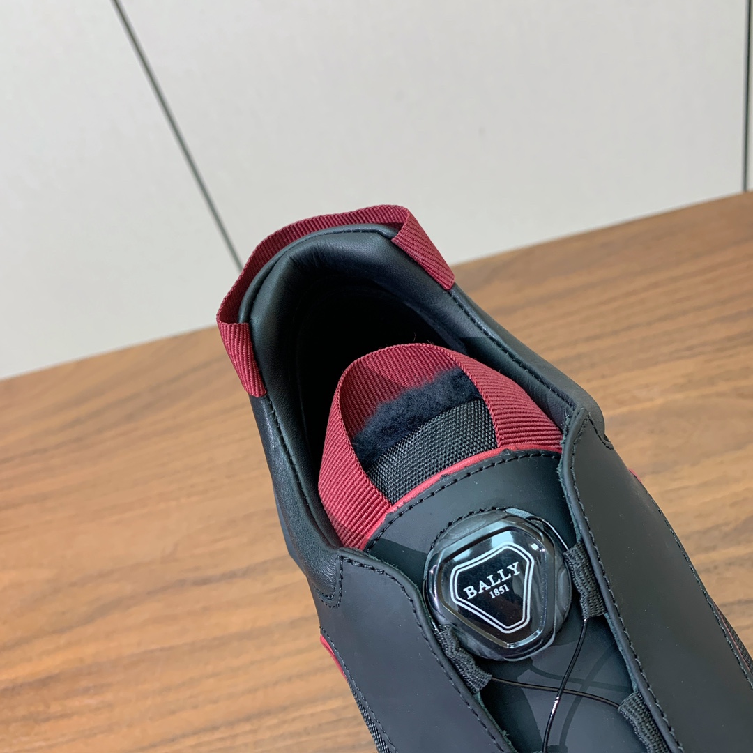 【Bal*y】毛里休闲鞋。鞋面牛皮➕莱卡。内里羊皮毛一体，开模定制大底。码数：38-45