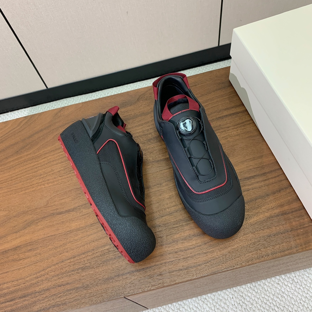 【Bal*y】毛里休闲鞋。鞋面牛皮➕莱卡。内里羊皮毛一体，开模定制大底。码数：38-45