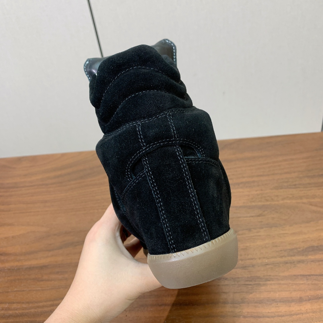 【Isabel Marant】秋冬内增高拼色高帮休闲鞋。超级有高级感上脚超好看。关键超级舒适脚感一点都不