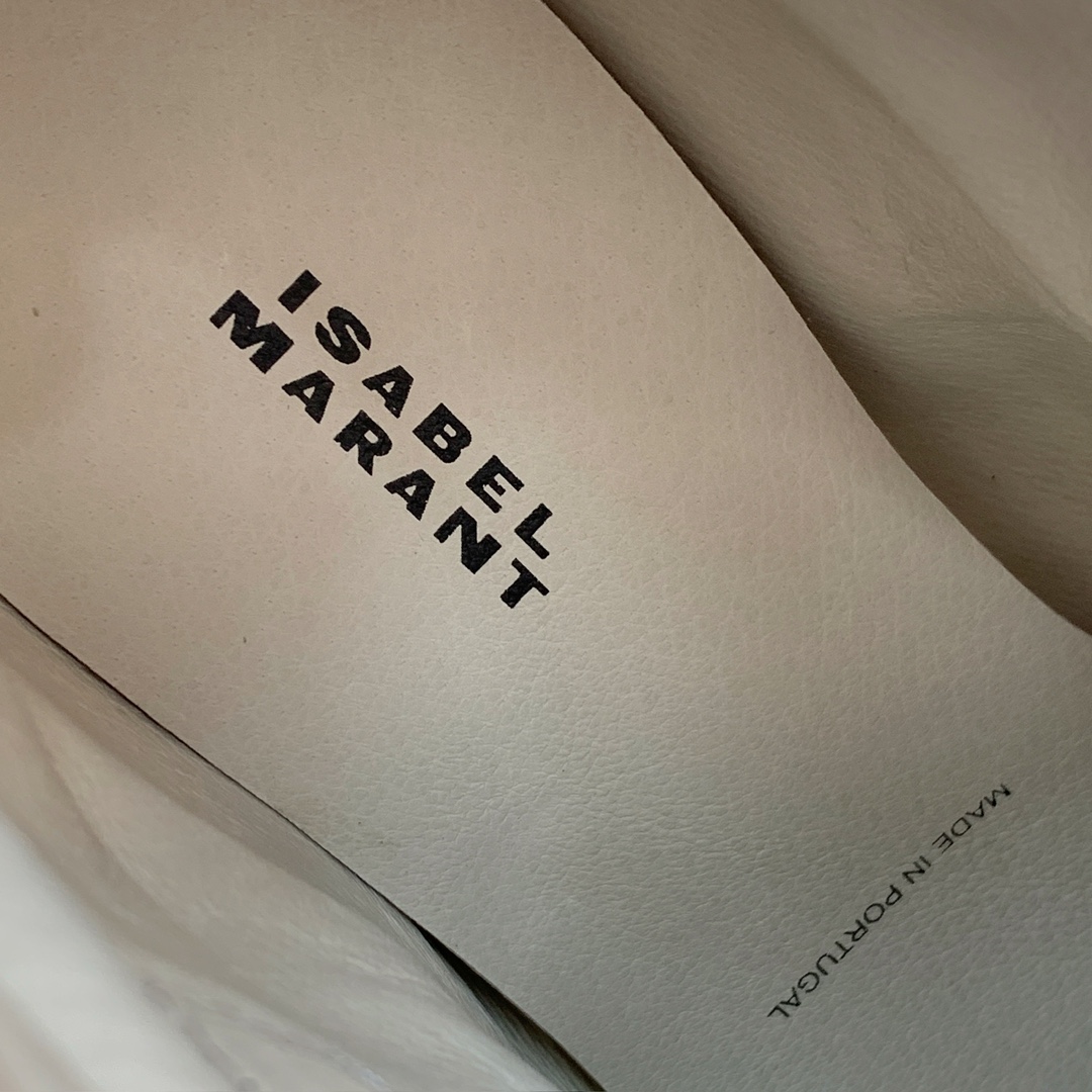 【Isabel Marant】秋冬内增高拼色高帮休闲鞋。超级有高级感上脚超好看。关键超级舒适脚感一点都不
