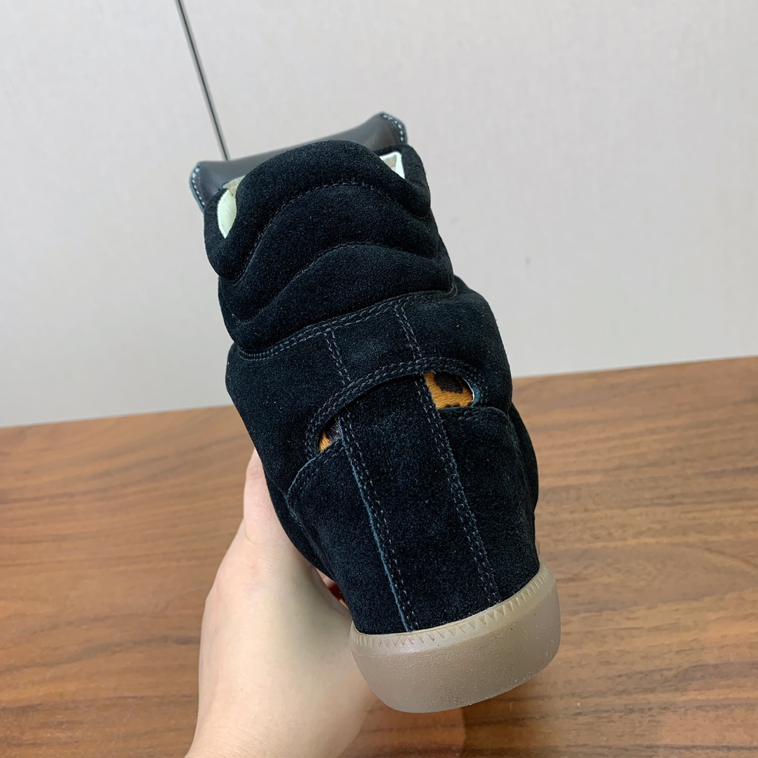 【Isabel Marant】秋冬内增高拼色高帮休闲鞋。超级有高级感上脚超好看。关键超级舒适脚感一点都不