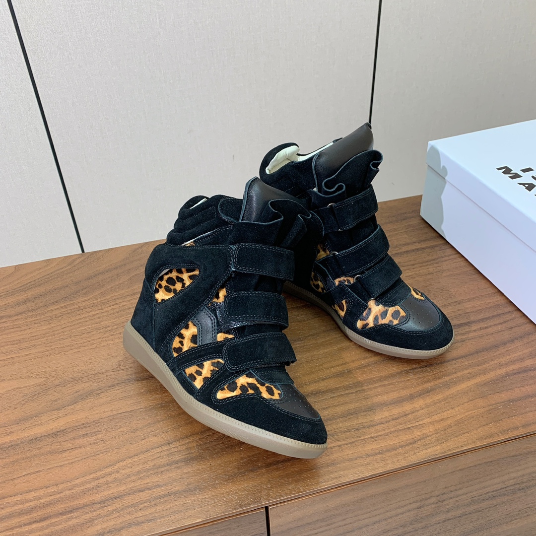 【Isabel Marant】秋冬内增高拼色高帮休闲鞋。超级有高级感上脚超好看。关键超级舒适脚感一点都不