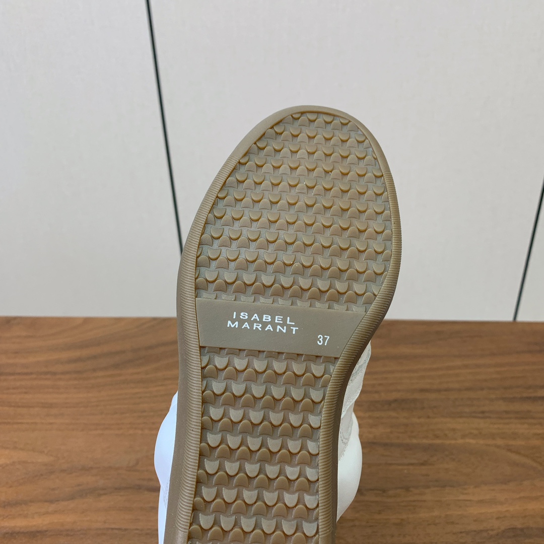 【Isabel Marant】秋冬内增高拼色高帮休闲鞋。超级有高级感上脚超好看。关键超级舒适脚感一点都不