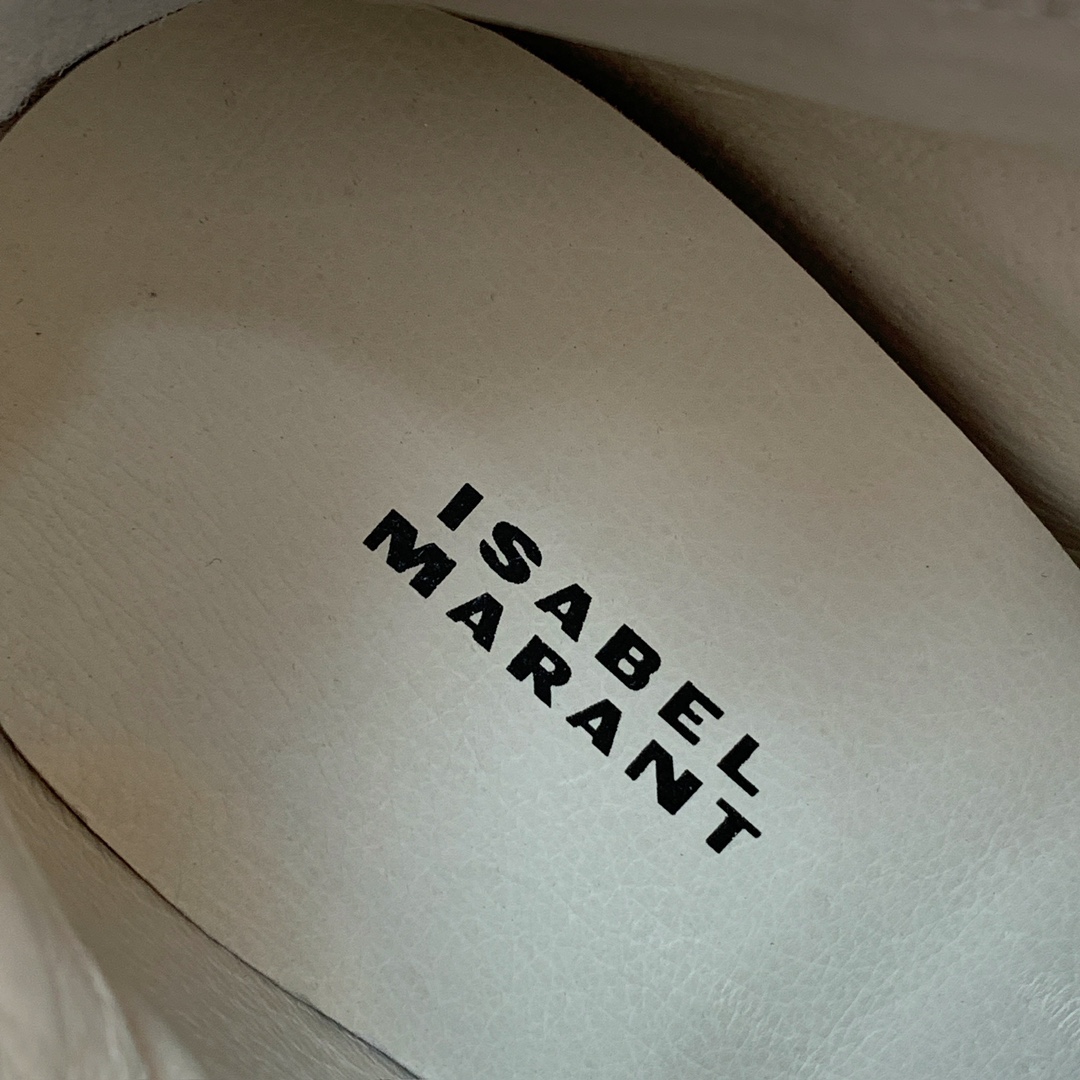 【Isabel Marant】秋冬内增高拼色高帮休闲鞋。超级有高级感上脚超好看。关键超级舒适脚感一点都不