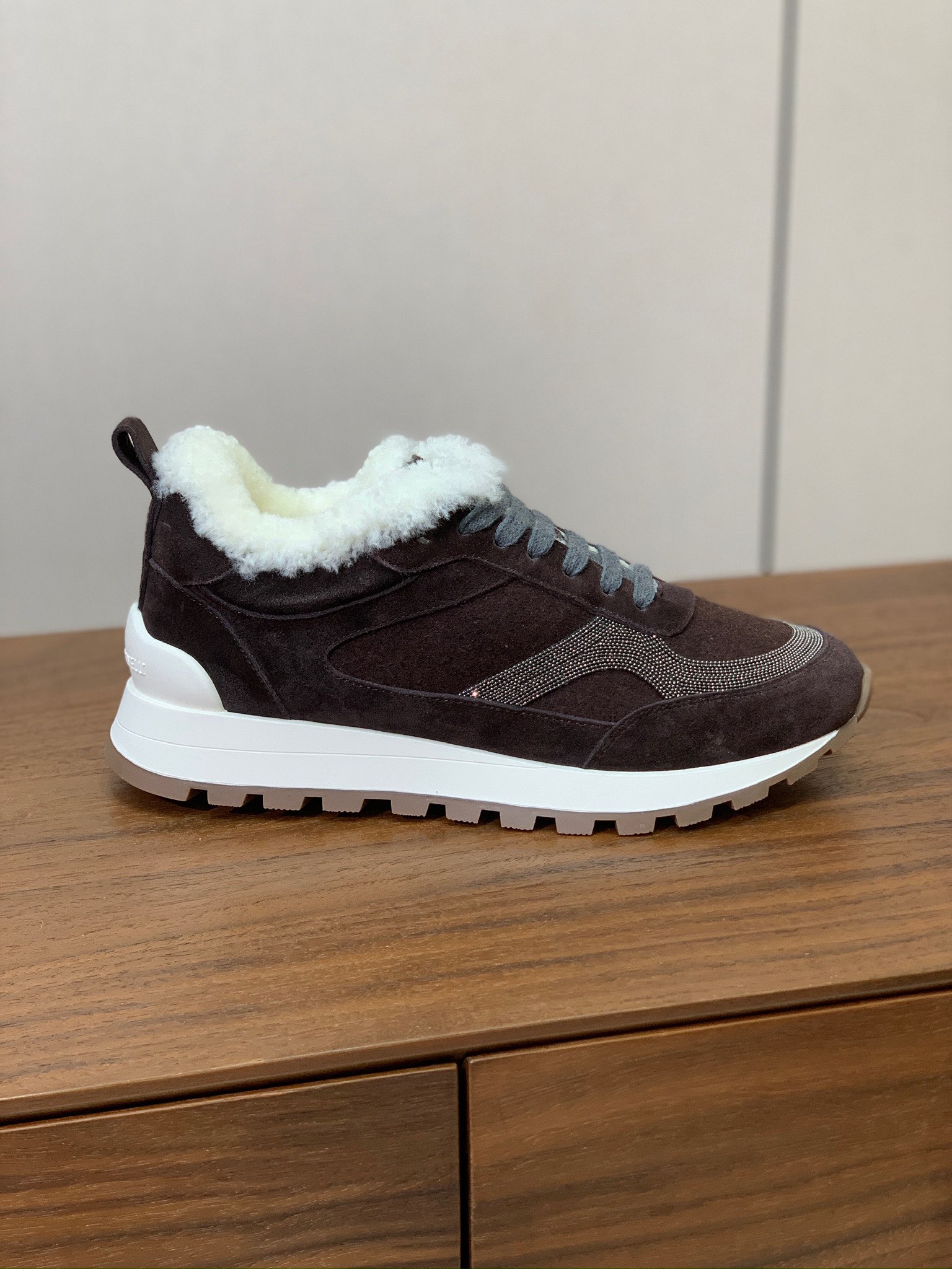 【Brunell* Cucinell*】羊毛里休闲运动鞋。鞋面采用进口牛绒，羊毛内里，原版开模大底！上脚