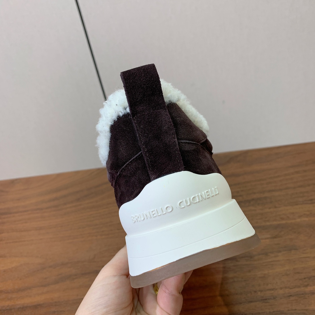 【Brunell* Cucinell*】羊毛里休闲运动鞋。鞋面采用进口牛绒，羊毛内里，原版开模大底！上脚