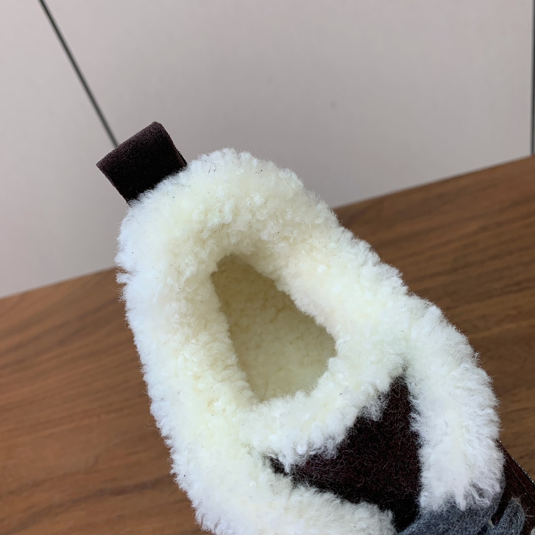 【Brunell* Cucinell*】羊毛里休闲运动鞋。鞋面采用进口牛绒，羊毛内里，原版开模大底！上脚