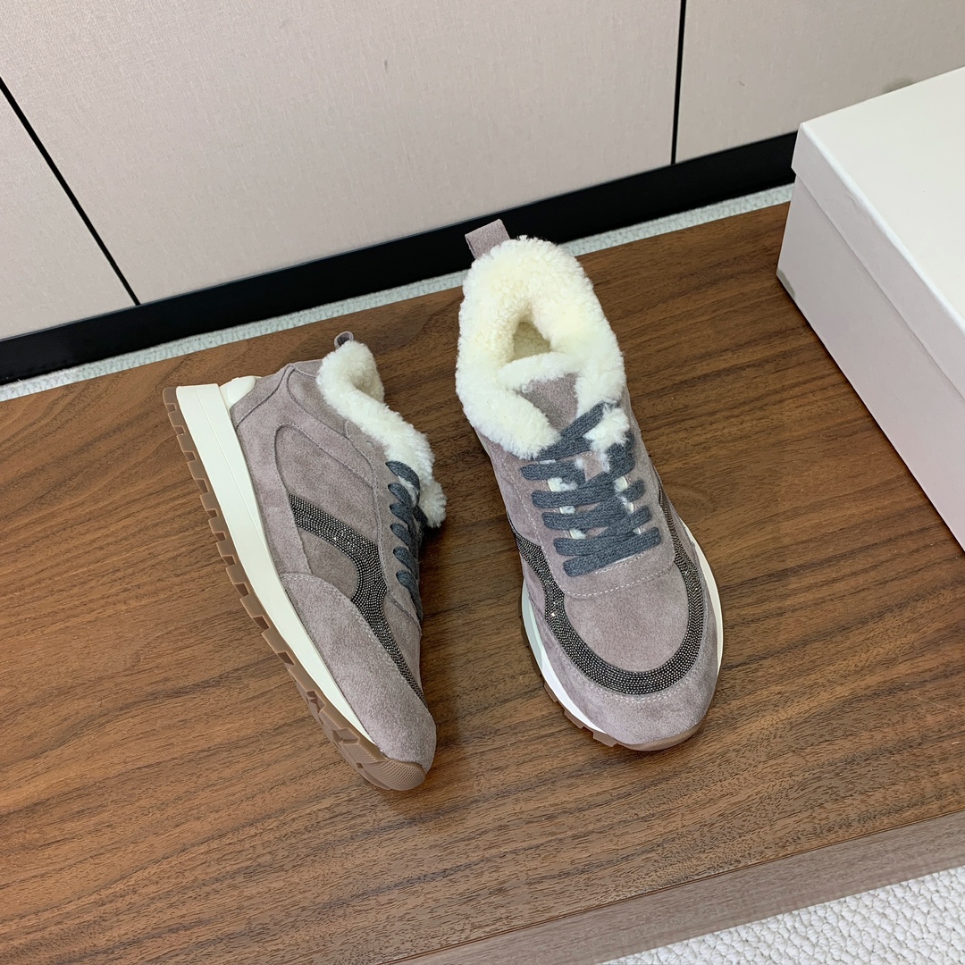 【Brunell* Cucinell*】羊毛里休闲运动鞋。鞋面采用进口牛绒，羊毛内里，原版开模大底！上脚