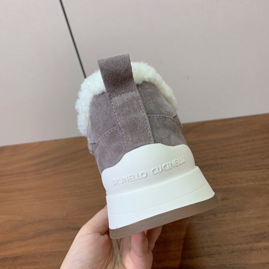 【Brunell* Cucinell*】羊毛里休闲运动鞋。鞋面采用进口牛绒，羊毛内里，原版开模大底！上脚